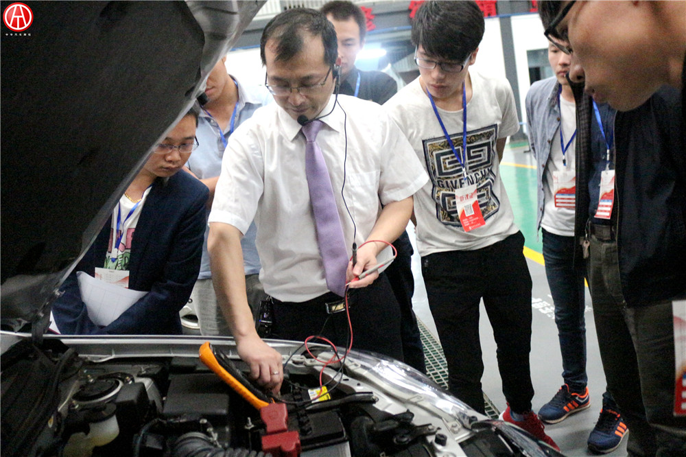 中華汽車(chē)網(wǎng)校2016年5月二手車(chē)評(píng)估師實(shí)操高級(jí)大課堂@chinaadec.com